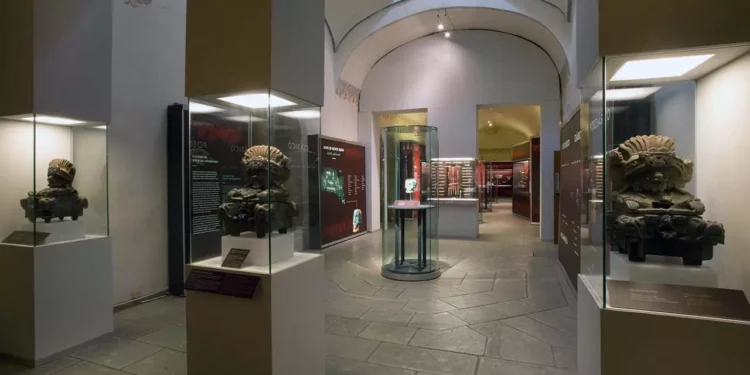 Foto: Museo de las Culturas de Oaxaca // Objetos del ajuar funerario de la Tumba 7 de Monte Albán son resguardados en Museos.