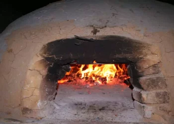 Pidieron evitar la quema de leña, fogones o el uso de sistemas de combustión dentro de habitaciones cerradas.