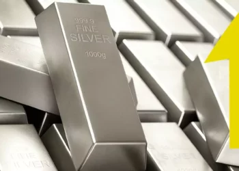 La plata rompe récord histórico y supera los 100 dólares la onza; el oro se acerca a los 5,000 dólares