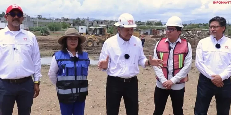 Foto: Tomada de Video // Predio en Las Lomas en Santa María Atzompa, donde se edificarán 208 casas del programa de Viviendas para el Bienestar.