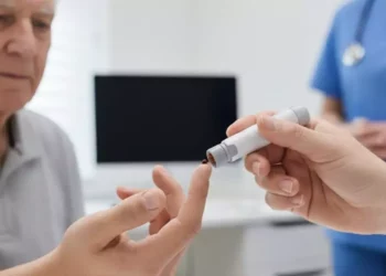 Alzheimer detectado con un pinchazo: la nueva prueba revolucionaria