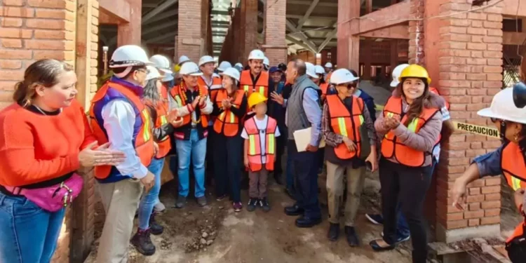 Foto: Sedatu // Remodelación de la zona de pan y comedores, muchas fotos, nulo avance.