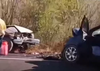 Se percataron que eran dos camionetas las que habían colisionado.