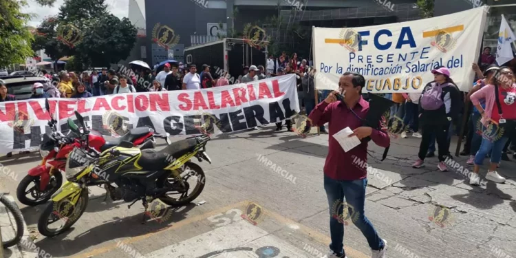 Foto: Jesús Santiago // Integrantes del STEUABJO en una de las protestas realizadas en la colonia Reforma.