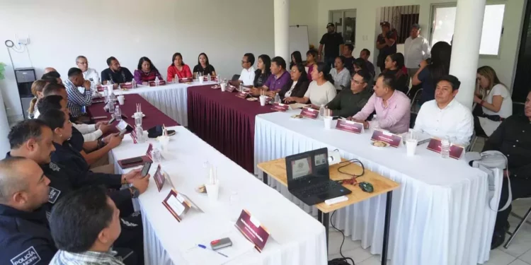 Foto: cortesía // Sesión de trabajo del Consejo Municipal de Protección Civil en Santa Cruz Xoxocotlán.
