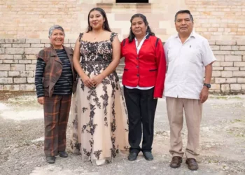 Fotos: Adrián Gaytán // Metztli Jaqueline Ávila Solano, orgullosa egresada de la Licenciatura en Medicina Integral y Salud Comunitaria.