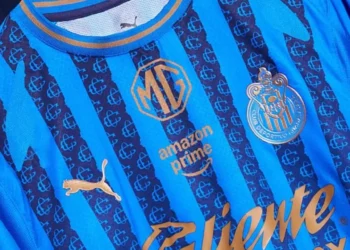 ¿El rebaño celeste? Chivas presenta su tercer uniforme azul para el Clausura 2026