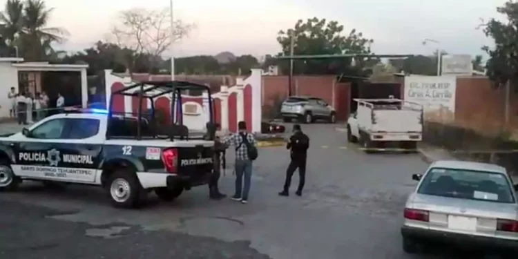 Violencia armada sacude a Tehuantepec; asesinan a motociclista frente a una escuela