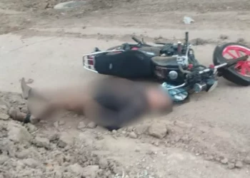 Policía auxiliar queda grave tras accidente en motocicleta y pasar horas sin auxilio en Juchitán