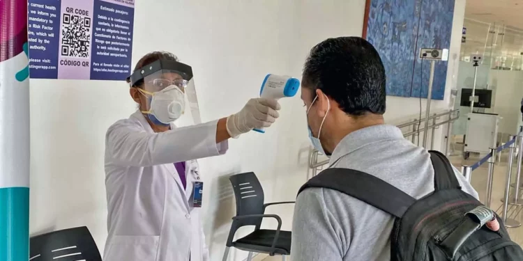 Foto: Archivo El Imparcial // Filtro sanitario en el Aeropuerto Internacional de Oaxaca durante la pandemia de Covid-19.