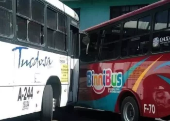 Bloqueos y acoso vial contra el BinniBus encienden alertas en el transporte urbano