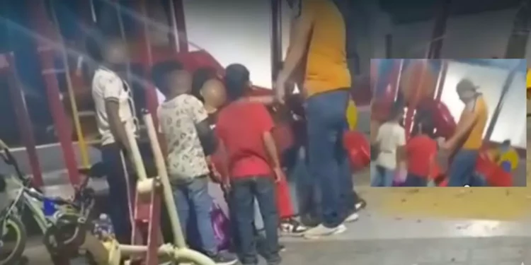 VIDEO | Golpe despiadado a un niño en parque de Oaxaca desata indignación y exigencias de justicia