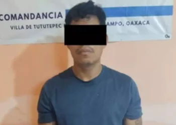 ¡Madre agredida por su hijo! FGEO detiene a sujeto por violencia familiar en la Costa