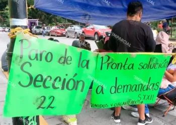 Foto: archivo El Imparcial + IA // La convocatoria es para la concentración de los paristas en la dirección estatal de educación pública.