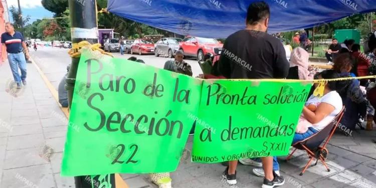 Foto: archivo El Imparcial + IA // La convocatoria es para la concentración de los paristas en la dirección estatal de educación pública.
