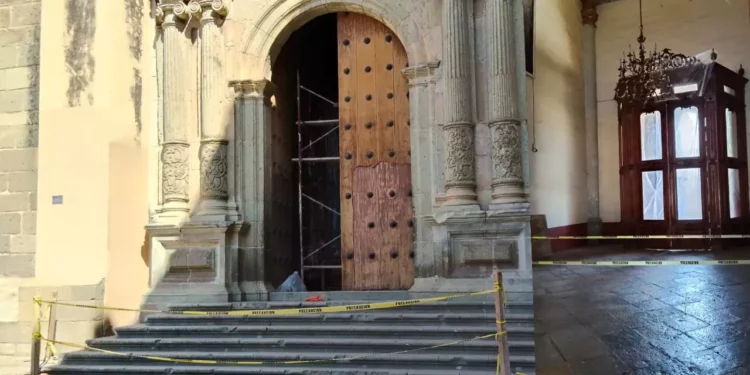 Entre lijas y barniz, restauran puerta lateral de la Catedral de Oaxaca
