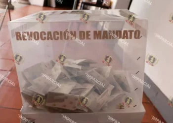 Foto: Adrián Gaytán // Acarreo, urnas embarazadas con boletas marcadas, “incidencias en la revocación”.