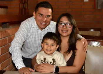 Fotos: Rubén Morales // Antonio Chavez con su esposa Andy Mayoral y Alexei Ruiz.