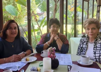 Cheli Pradal, Margarita Ibarra y Tethé Fernández muy felices de cultivar tan grata amistad.