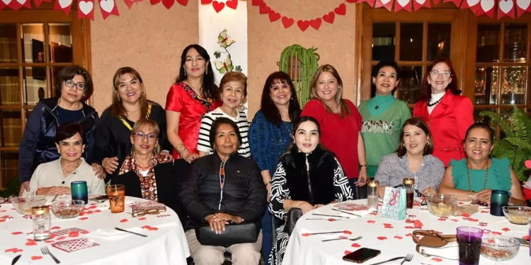 Fotos: Rubén Morales // Integrantes del Club Rotario Guelaguetza disfrutaron de una agradable merienda para celebrar la amistad, en un encuentro realizado en San Felipe del Agua.