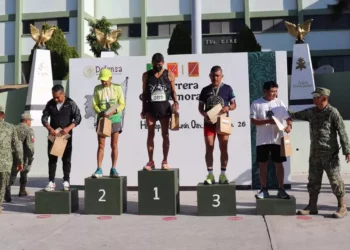 Foto: internet // Los triunfadores de la carrera atlética en Huajuapan.