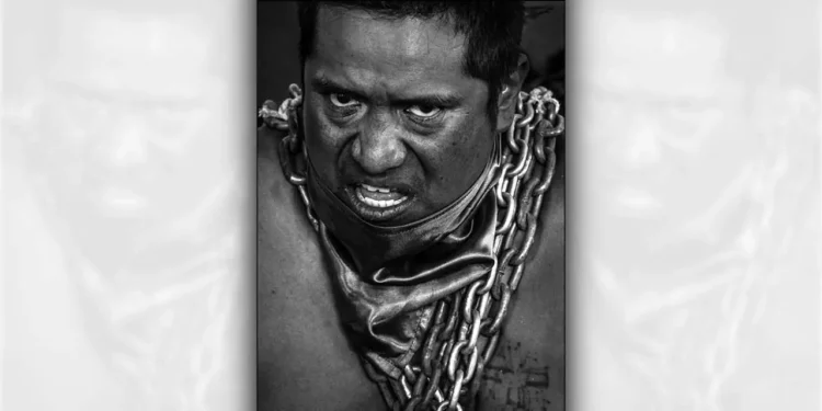 La exposición “Del dolor a la celebración” de Juan Carlos Reyes ofrece una mirada profunda a los rituales y la espiritualidad en Oaxaca.