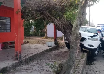 Se desconoce por qué el conductor perdió el control de su automóvil.
