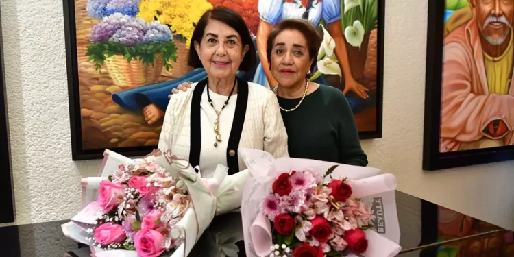 Fotos: Rubén Morales // Silvia Santibáñez y Teté Trujillo celebraron su cumpleaños en compañía de entrañables amigas.
