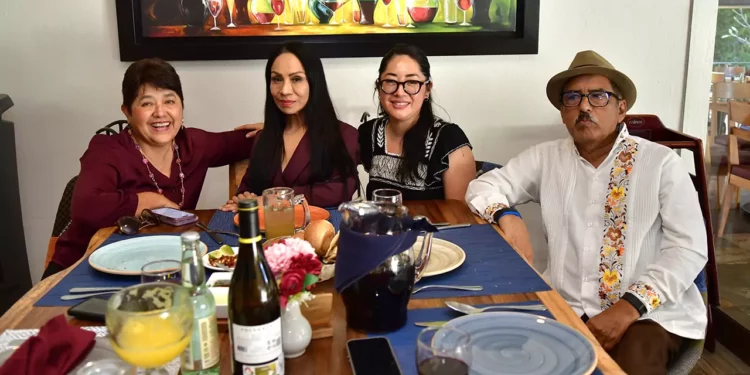 Fotos: Rubén Morales // Alma Nicolás celebró su cumpleaños acompañada de sus seres queridos.
