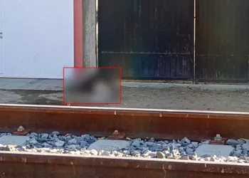 El cuerpo fue levantado y trasladado por personal de conocida funeraria donde permanece en calidad de desconocido.