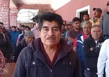 En el filtro deben pagar de 50 hasta 100 pesos por auto para poder transitar.
