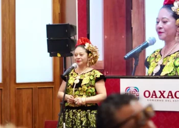 Jacinta Fuentes durante su participación interpretó el Son Bigu.