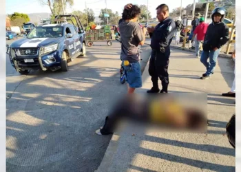 La mujer sufrió un fuerte golpe en la cabeza.