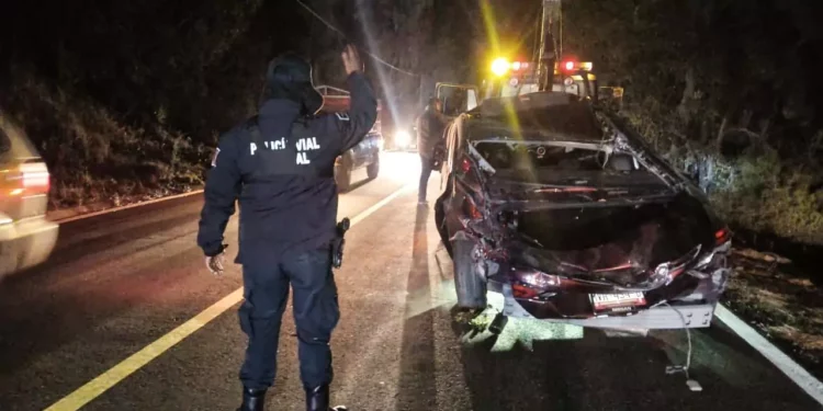 La Policía Vial intervino para las labores de rescate.