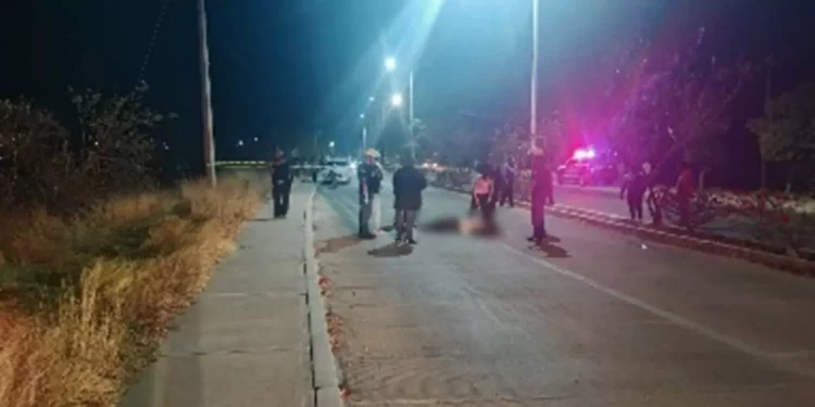 El joven de 16 años habría perdido el control de una moto de 300cc.