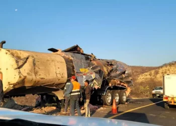 El percance ocurrió a la altura de la agencia de Santa María Xochixtlapilco.