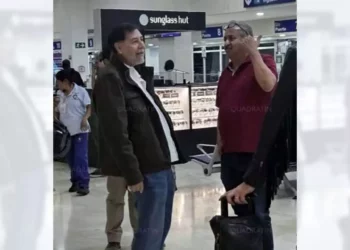 Foto: redes sociales // Gerardo Fernández Noroña en presunto estado de ebriedad en el aeropuerto, luego de su visita a Miahuatlán.