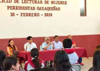 La presentación se realizó en el marco de las actividades del Conversatorio de Periodismo y el Club de Lectura de Periodismo “Wilfrido López Torres”.