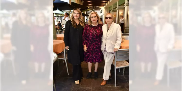 Foto: Rubén Morales // Denisse Arandia, Ivonne Valencia y Guillermina de los Santos disfrutaron de una agradable mañana.