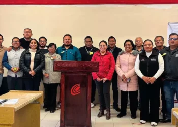 Docentes y estudiantes del COBAO 38 de Tlaxiaco participaron en talleres.