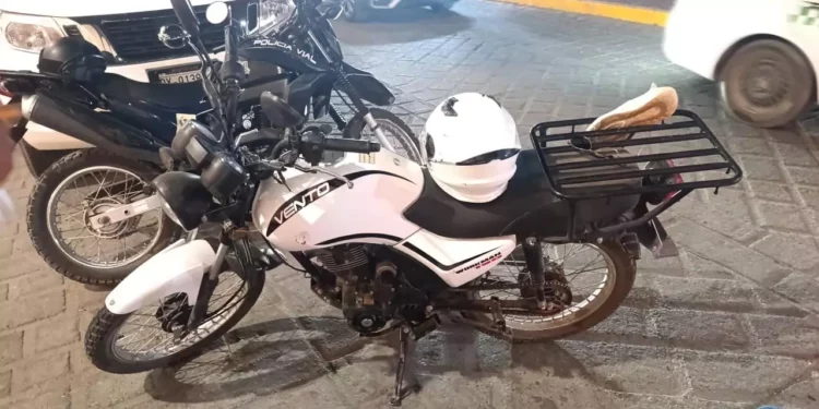 El sujeto quedó detenido por atropellar a un policía vial e intentar huir.
