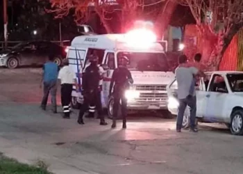 El nosocomio sigue resguardado por elementos de seguridad.