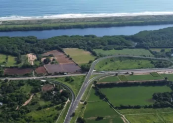 Foto Mongabay // La supercarretera Barranca Larga-Ventanilla y el estratosférico costo del “desarrollo”.