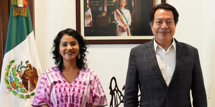 Asume poeta oaxaqueña Nadia López García titularidad de la DGME