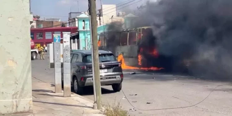 En el Istmo hubo ayer quema de transporte y bloqueos en Juchitán, Matías Romero, Tehuantepec y El Espinal.