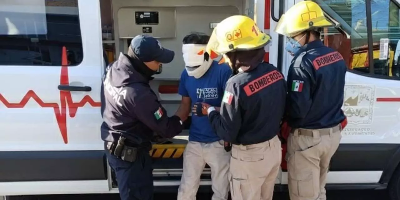 Auxilian al lesionado por caída.