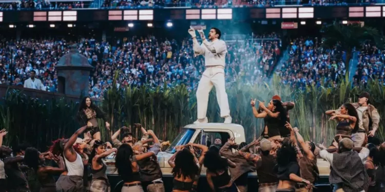 RAE y el Instituto Cervantes elogian defensa del español a Bad Bunny en el Super Bowl LX