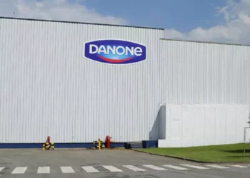 Danone y Nestlé retiran lotes de leche infantil por contaminación
