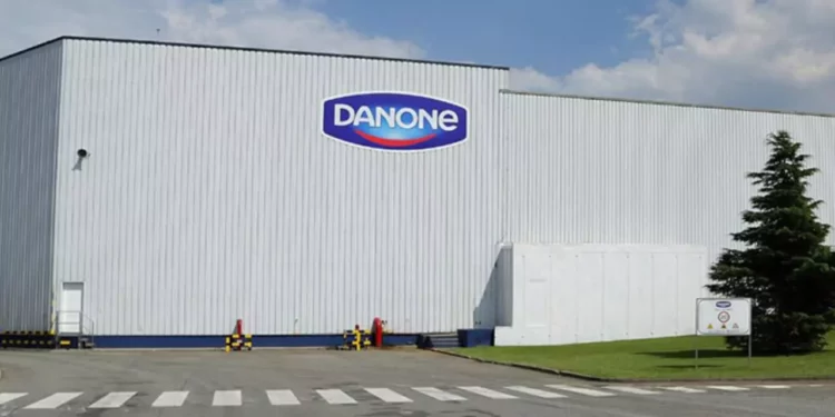 Danone y Nestlé retiran lotes de leche infantil por contaminación