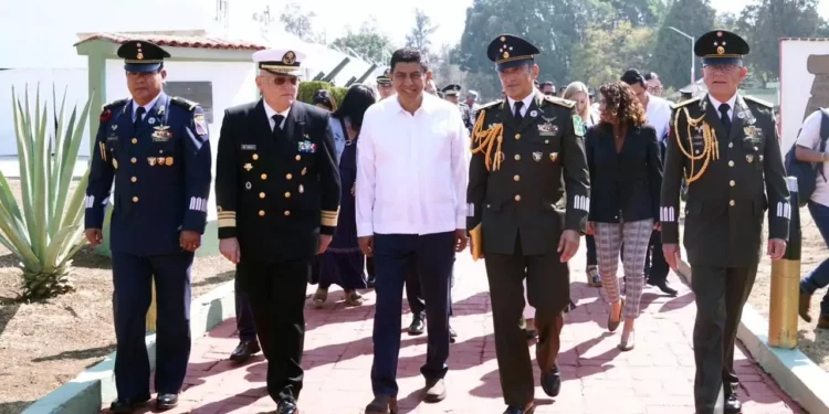 El gobernador de Oaxaca asistió al 113 aniversario de la creación de esta institución.